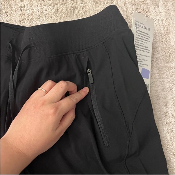 Lululemon black license to train high rise pants NEW - Picture 3 of 9